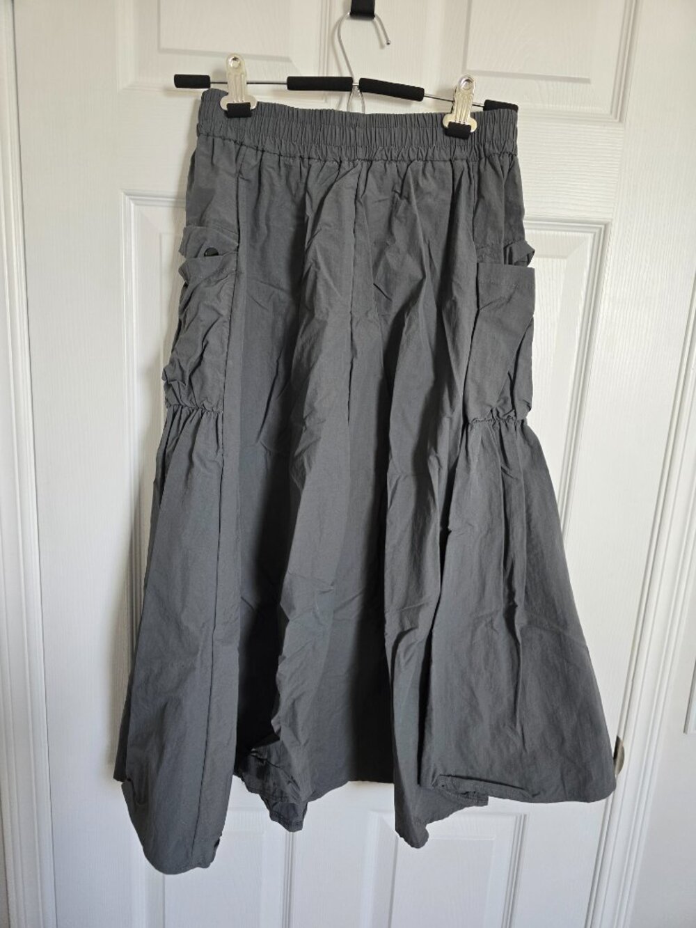 Sporty Grey Skirt with Pockets 🤍 (NWOT)